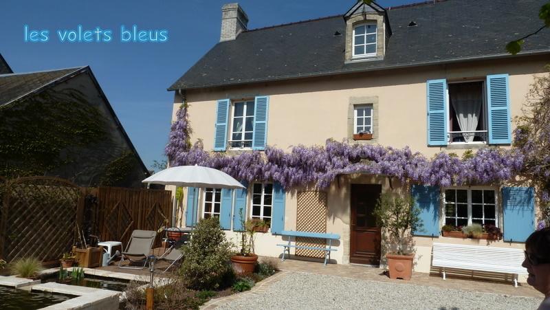 Bed and Breakfast Les Volets Bleus Saint-Martin-des-Entrees Екстер'єр фото